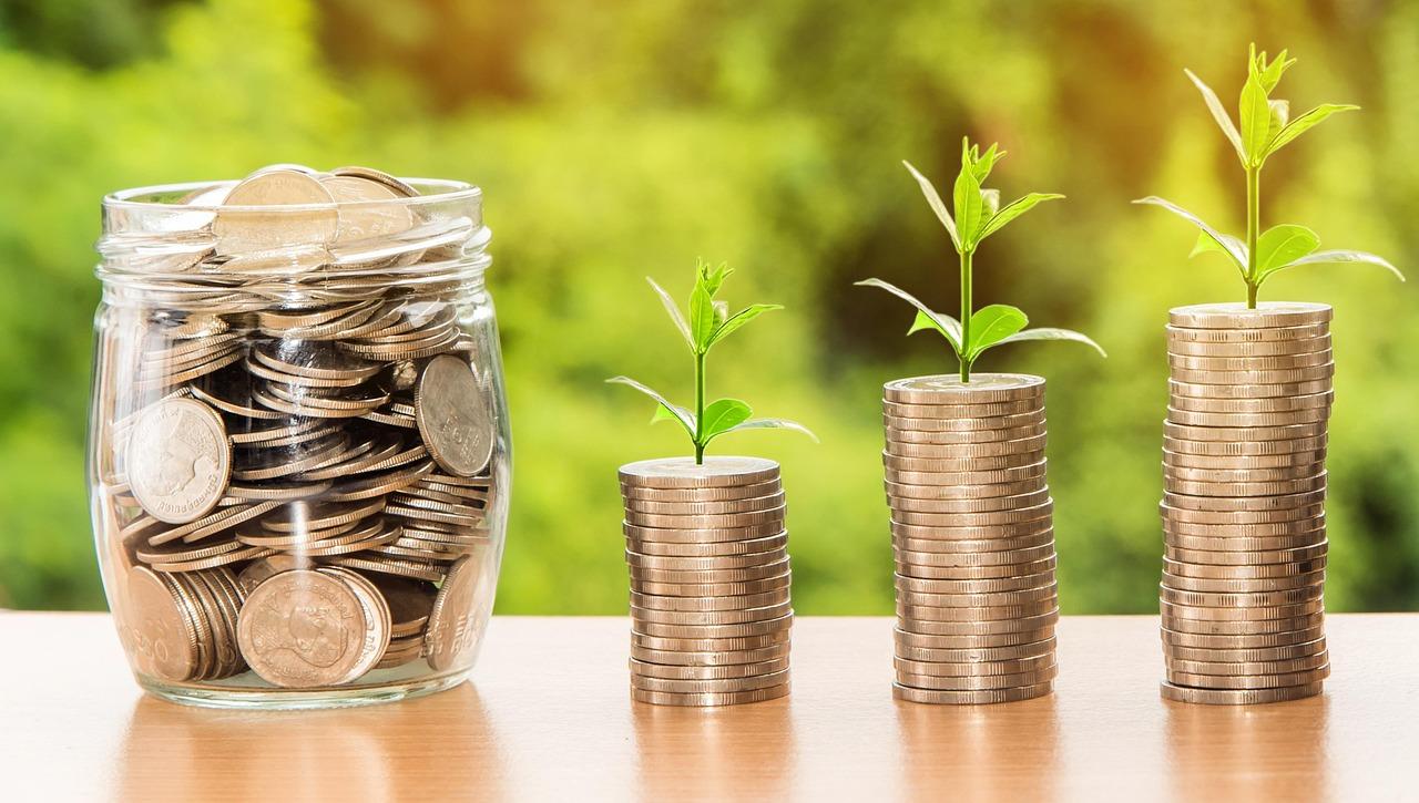 Athens Residents Face Rising Costs, New Investment Opportunities in 2026