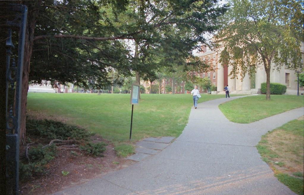 Athens Candidates Must Disclose Spending on Transport, Housing Programs
